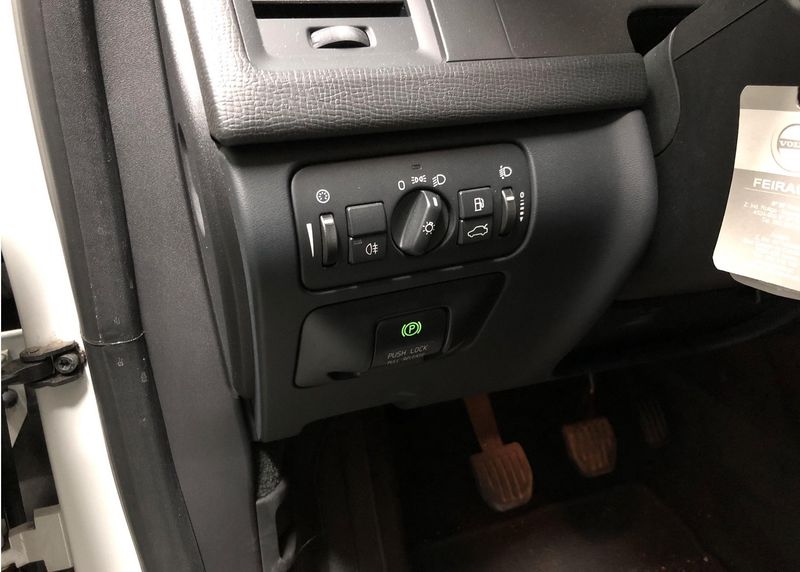 Volvo 460 • 2011 • 250,000 km 5