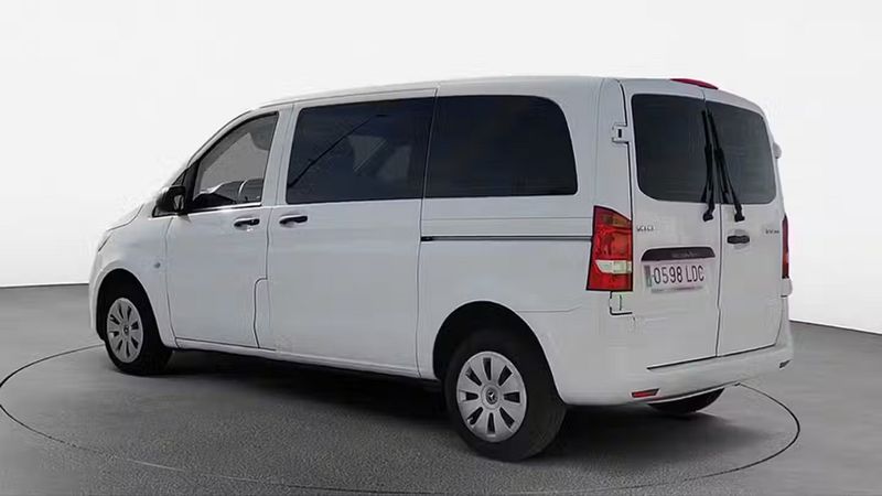 Mercedes-Benz 115 • 2019 • 120,138 km 3