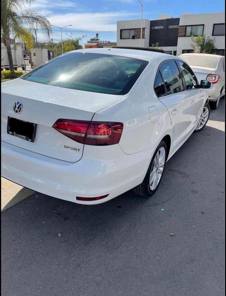 Volkswagen Jetta • 2016 • 67,770 km 6