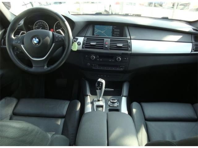 BMW X6 • 2013 • 163,000 km 4