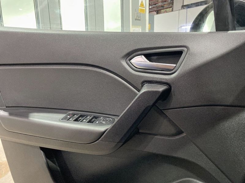 Renault Captur • 2022 • 27,500 km 11