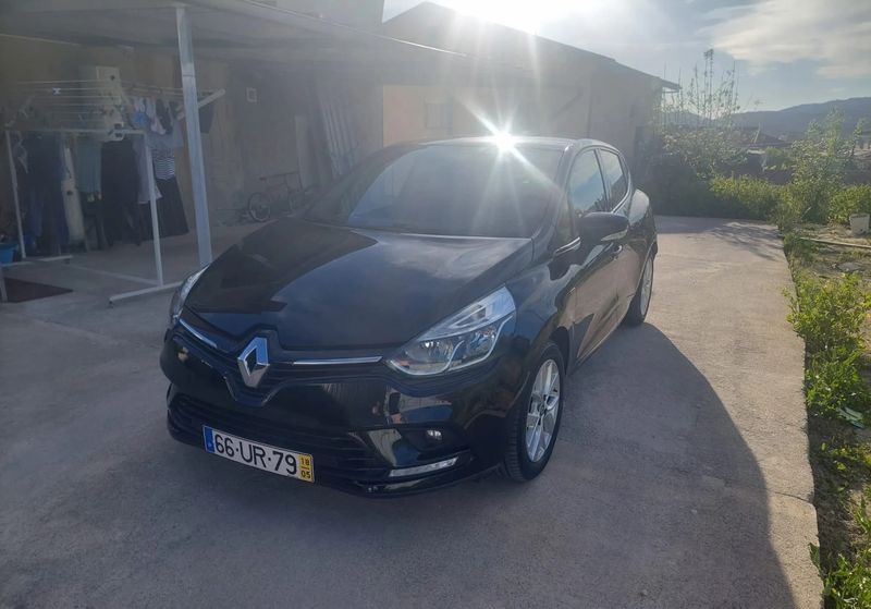 Renault Clio • 2018 • 120,500 km 3
