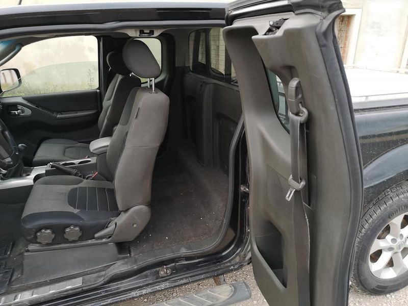 Nissan Navara • 2010 • 264,000 km 5