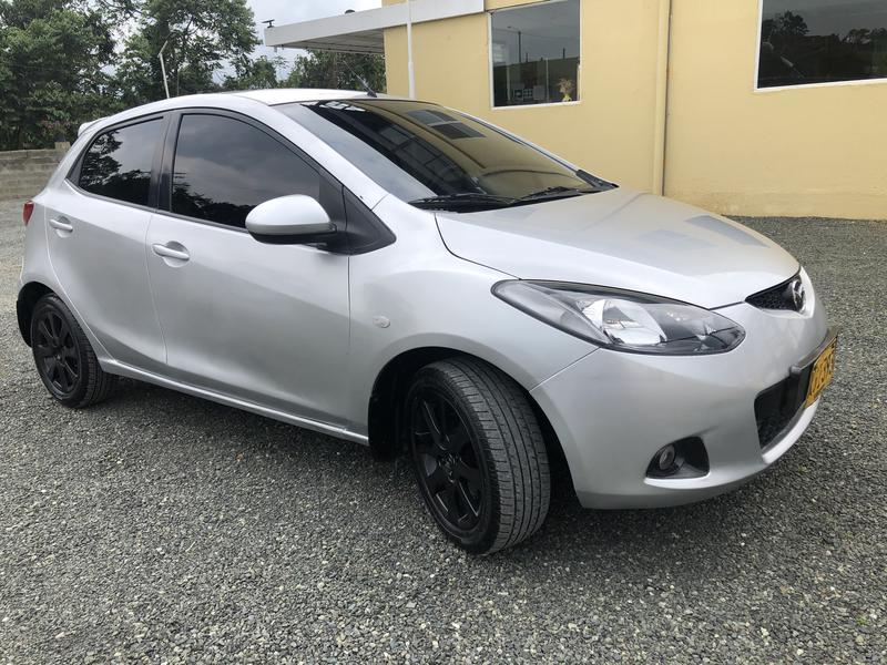 Mazda 2 • 2010 • 131,000 km 2