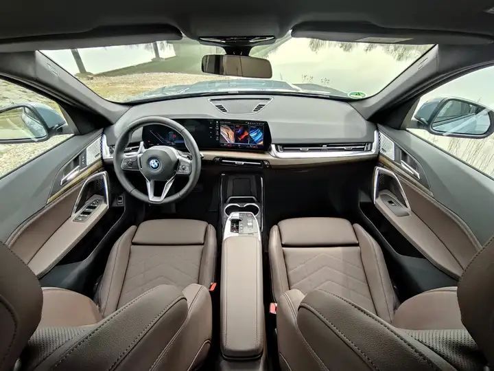 BMW X1 • 2022 • 5,557 km 7