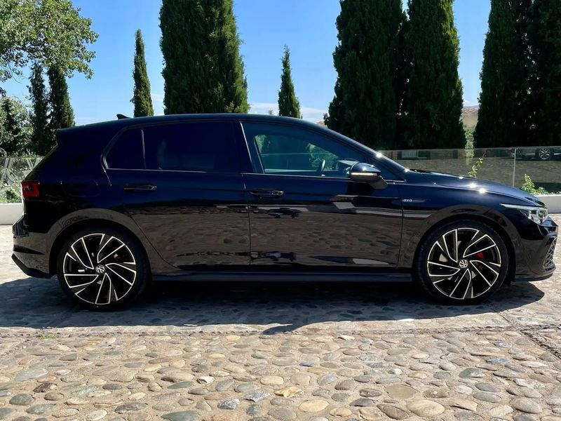 Volkswagen Golf • 2021 • 38,500 km 4