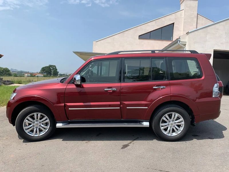 Mitsubishi Pajero • 2017 • 128,200 km 10