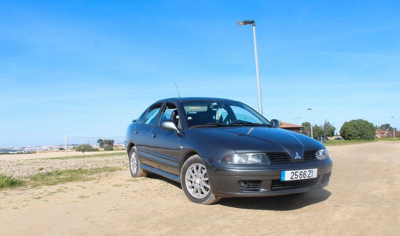 Mitsubishi Carisma • 2004 • 250,000 km 1
