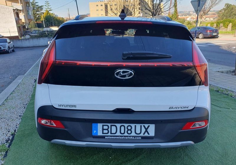 Hyundai Elantra • 2023 • 27,000 km 4