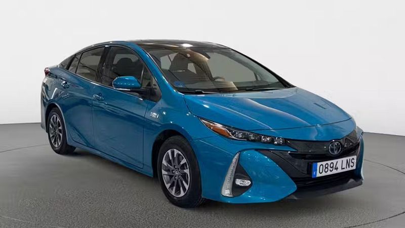 Toyota Prius Plug-in • 2021 • 72,559 km 1