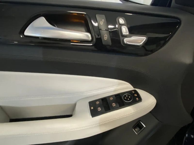 Mercedes-Benz GLE-Class • 2018 • 130,000 km 12