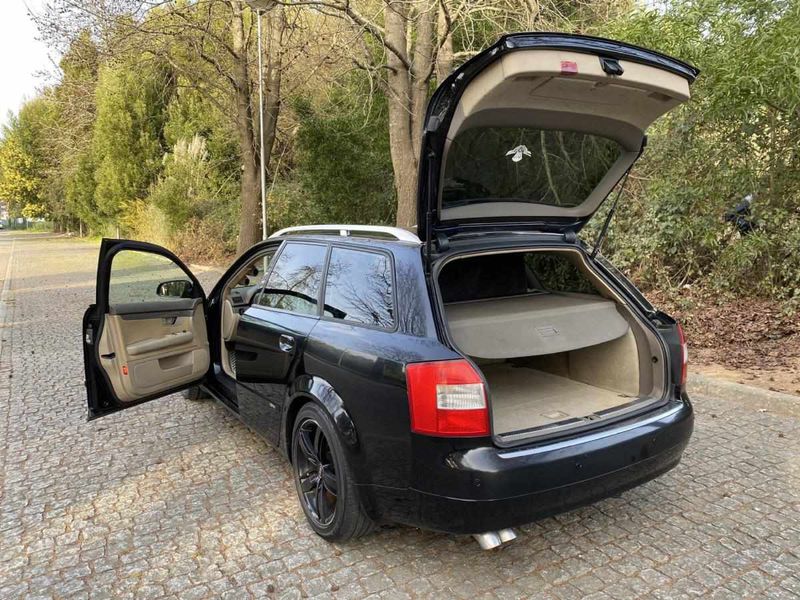 Audi A4 • 2004 • 264,000 km 3