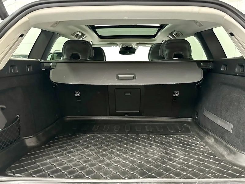 Volvo V60 • 2019 • 125,000 km 7