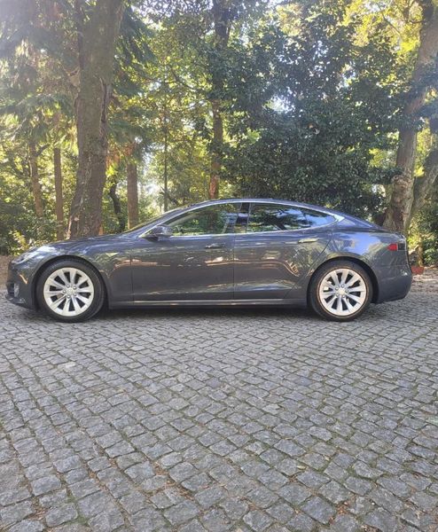 Tesla Model S • 2016 • 149,000 km 3