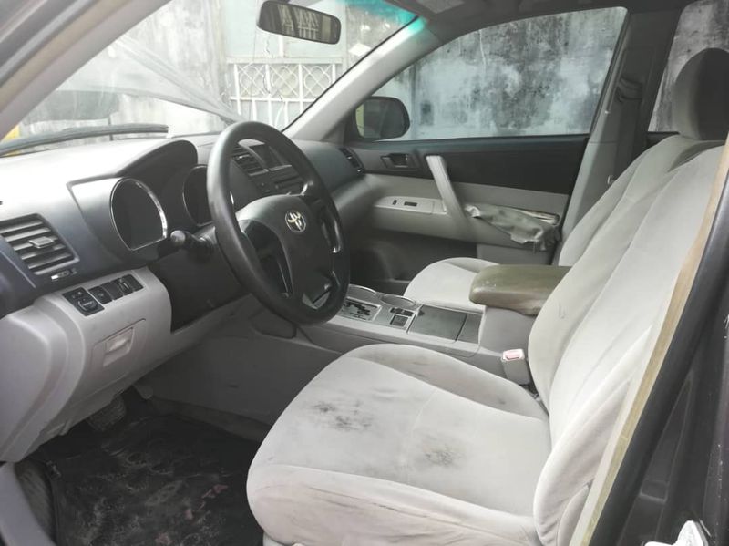 Toyota Highlander • 2009 • 133,059 km 2