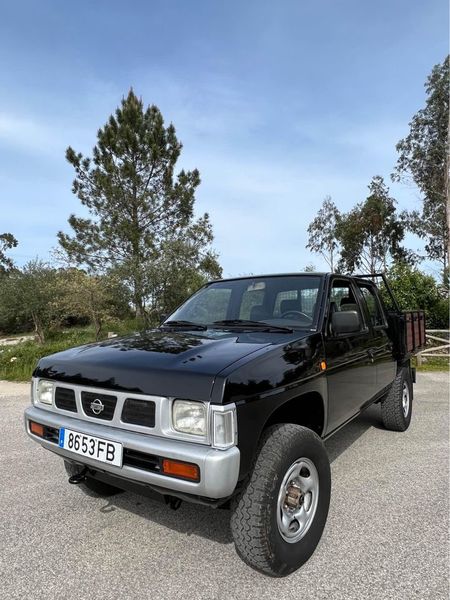 Nissan NP300 Pickup • 1995 • 300,000 km 2
