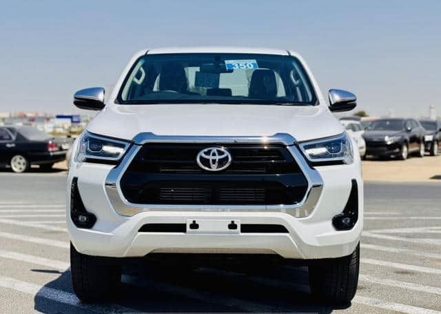 Toyota Hilux • 2024 • 25,000 km 3