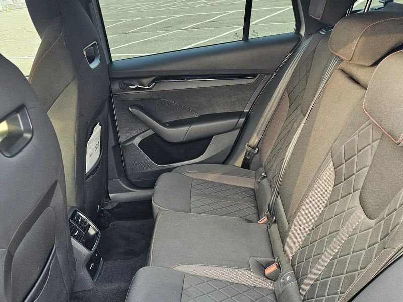 Škoda Octavia Combi • 2023 • 20,300 km 4