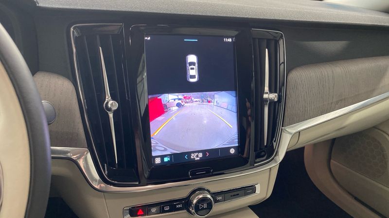 Volvo S90 • 2023 • 32,000 km 5