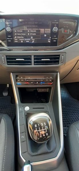 Volkswagen T-Cross • 2022 • 9,850 km 7