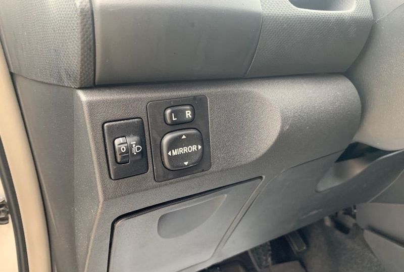 Toyota Yaris • 2010 • 196,000 km 5