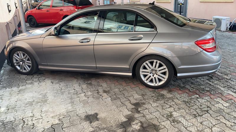 Mercedes-Benz C • 2009 • 66,780 km 4