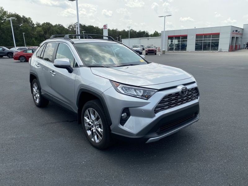 Toyota RAV4 Hybrid • 2020 • 17,380 km 2