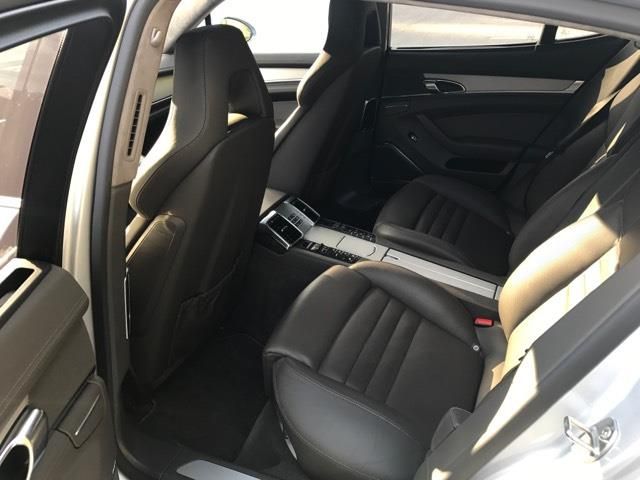 Porsche Panamera • 2013 • 155,000 km 8