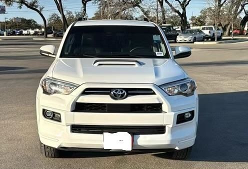Toyota 4-Runner • 2022 • 33,000 km 2