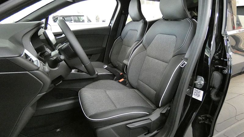 Mitsubishi Colt • 2024 • 1,765 km 10