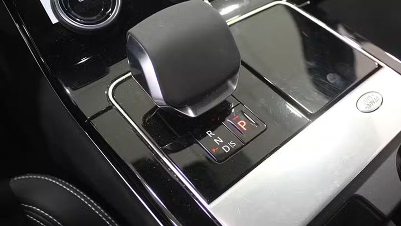 Land Rover Range Rover Velar • 2021 • 91,000 km 5