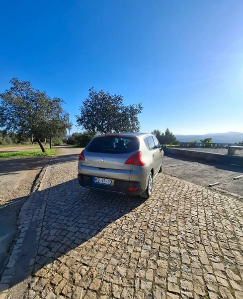Peugeot 3008 • 2010 • 217,000 km 2