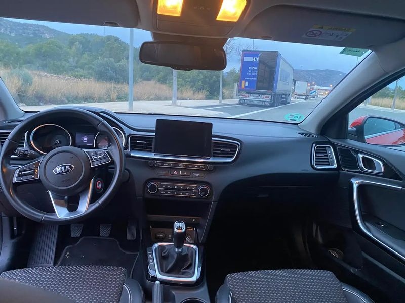 Kia Cee`d • 2019 • 157,121 km 10