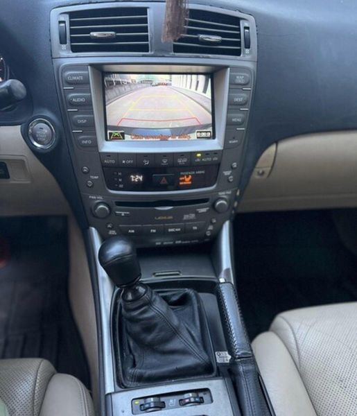 Lexus IS • 2006 • 300 km 2