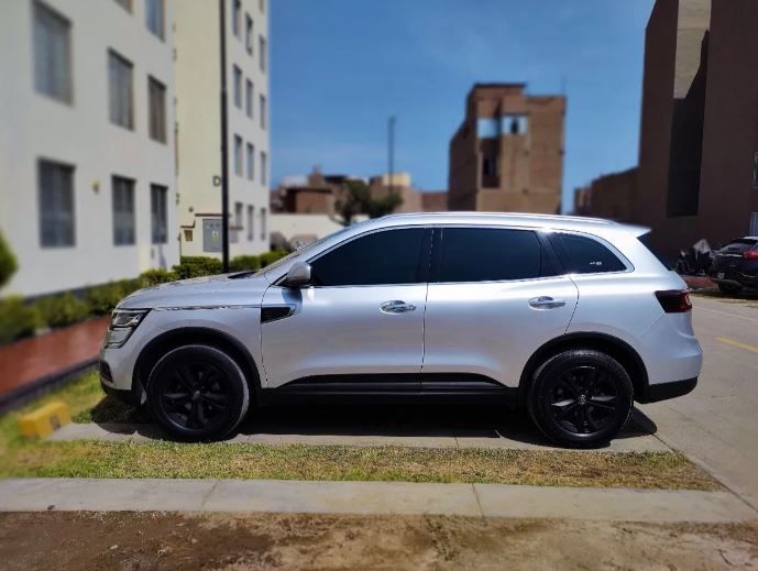 Renault Koleos • 2017 • 90,000 km 4