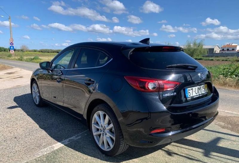 Mazda 3 • 2018 • 12,148 km 1