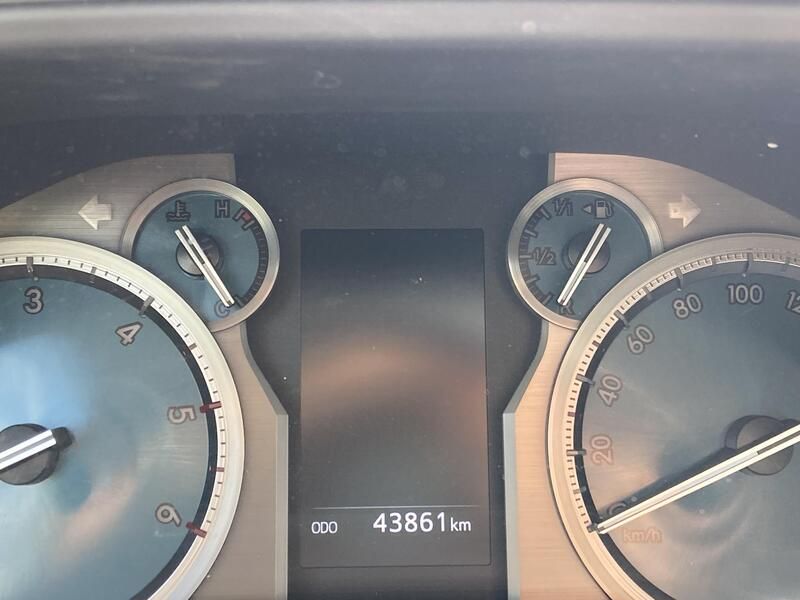 Toyota Land Cruiser • 2020 • 43,764 km 37
