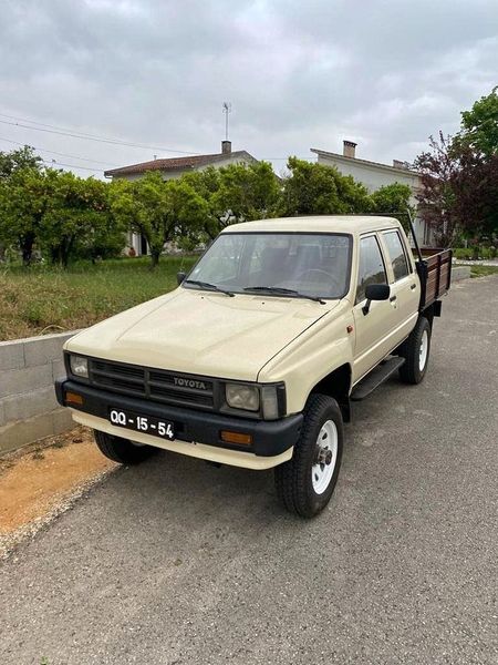 Toyota Hilux • 1989 • 300,000 km 5