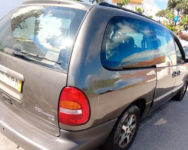 Chrysler Grand Voyager • 2000 • 200,000 km 2
