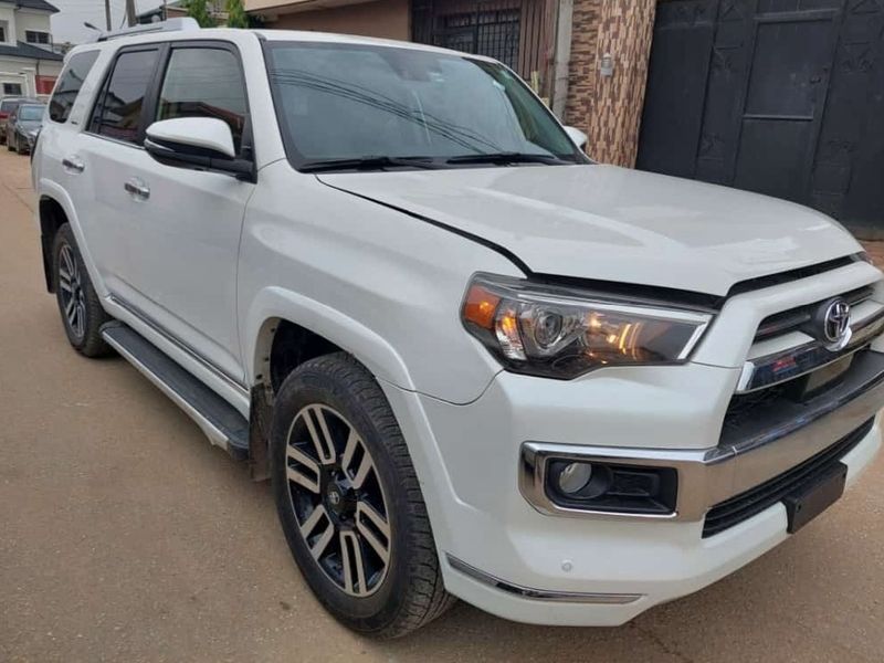 Toyota 4Runner • 2020 • 25 km 1