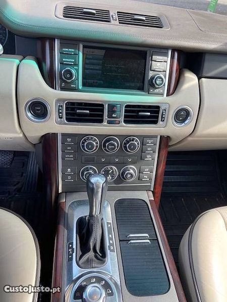 Land Rover Range Rover • 2010 • 140,000 km 6