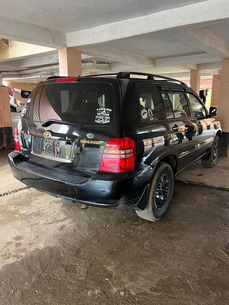 Toyota Highlander • 2003 • 1,000 km 12