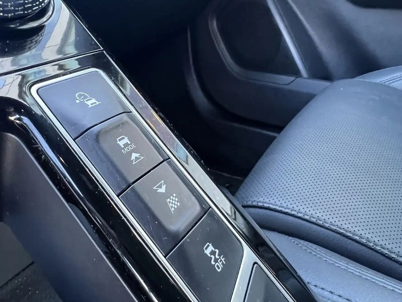 Jaguar I-PACE • 2019 • 65,000 km 12