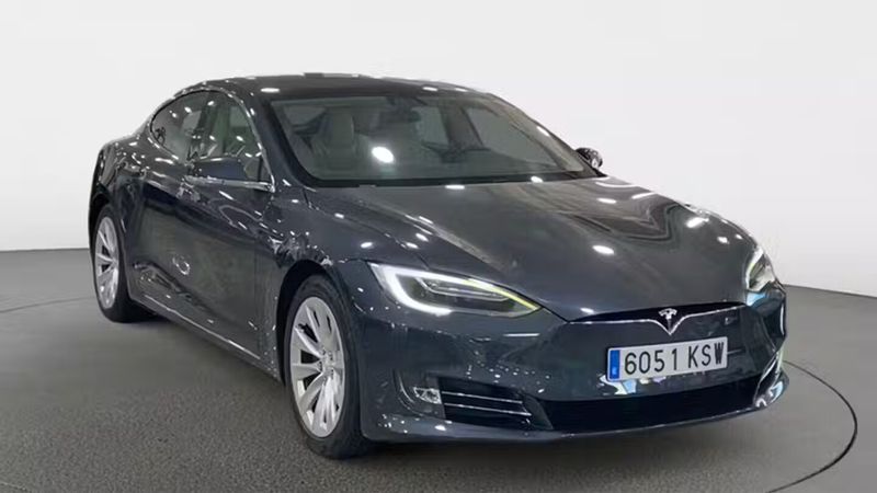 Tesla Model S • 2019 • 37,500 km 1