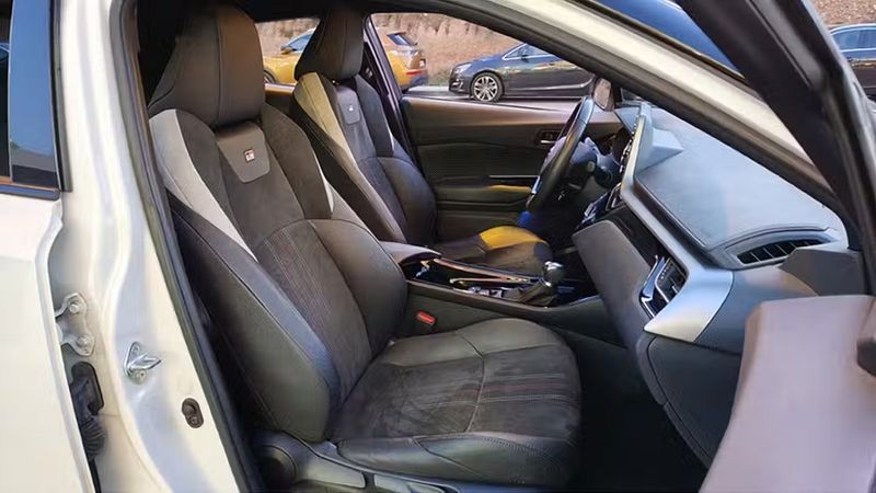 Toyota C-HR • 2022 • 63,830 km 6