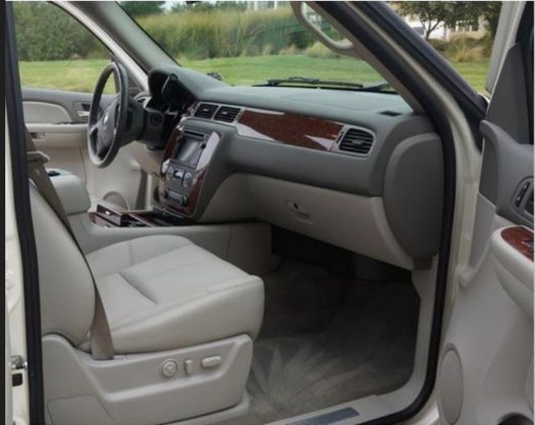 Chevrolet Suburban • 2008 • 140,000 km 11