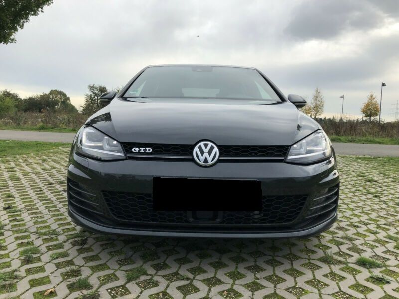 Volkswagen Golf • 2015 • 169,000 km 9