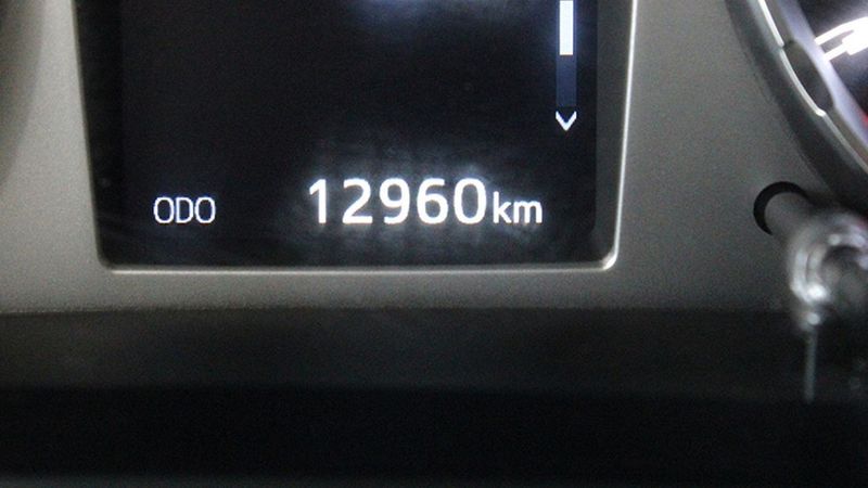 Toyota Hilux • 2023 • 12,960 km 8