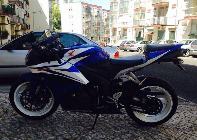 Honda cbr-600rr • 2007 • 17,000 km 2