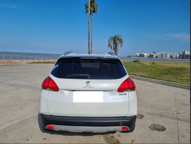 Peugeot 2008 • 2019 • 80,500 km 7